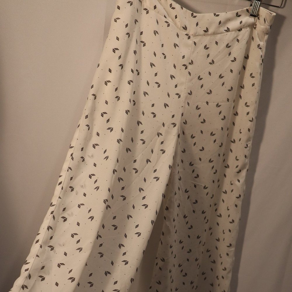White Wide Leg Flowy Pants Size S